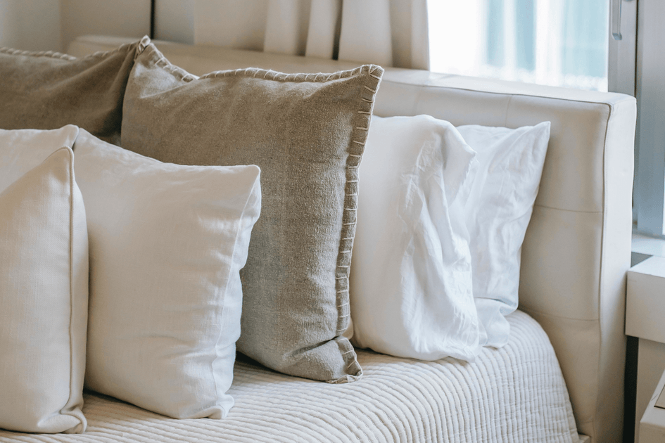 Where to store throw pillows at night: expert solutions