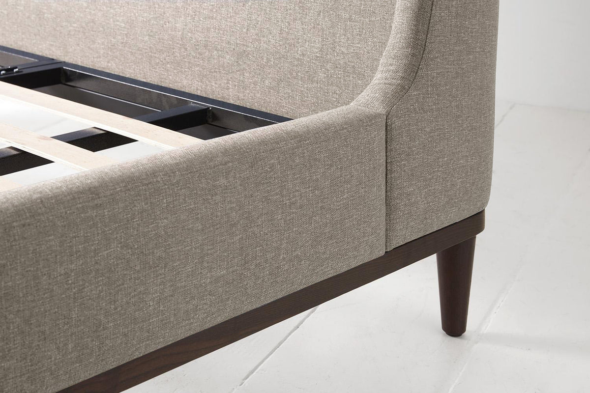 Bed 02 Super King Sized Bed