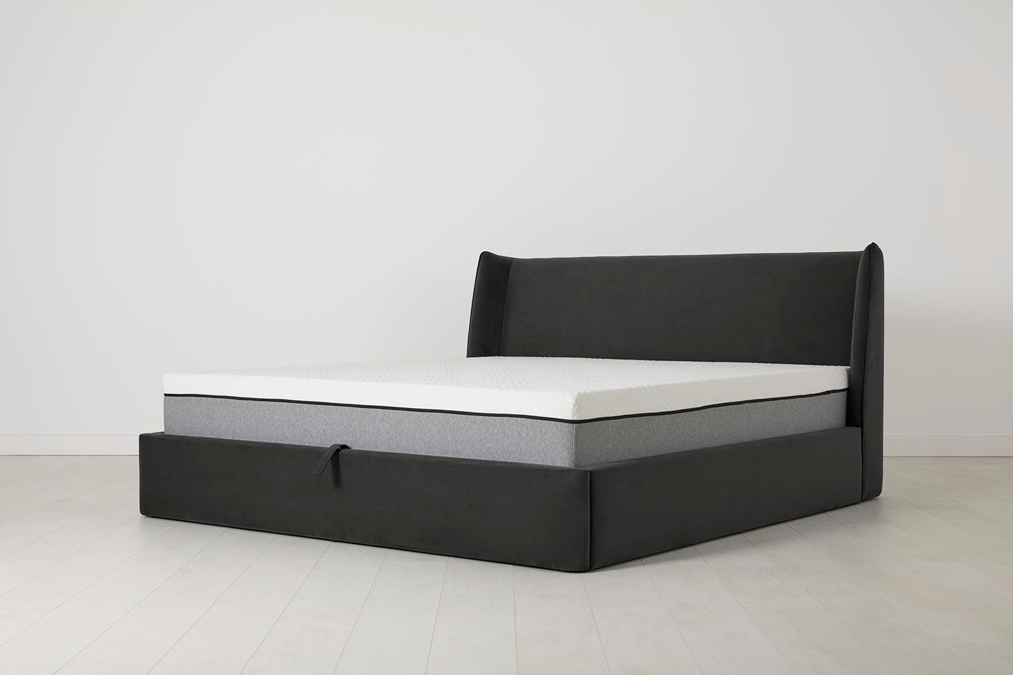 Bed 03 Super King Sized Bed