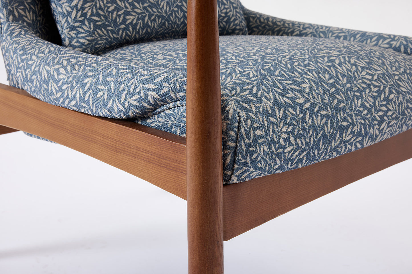 Chair 01