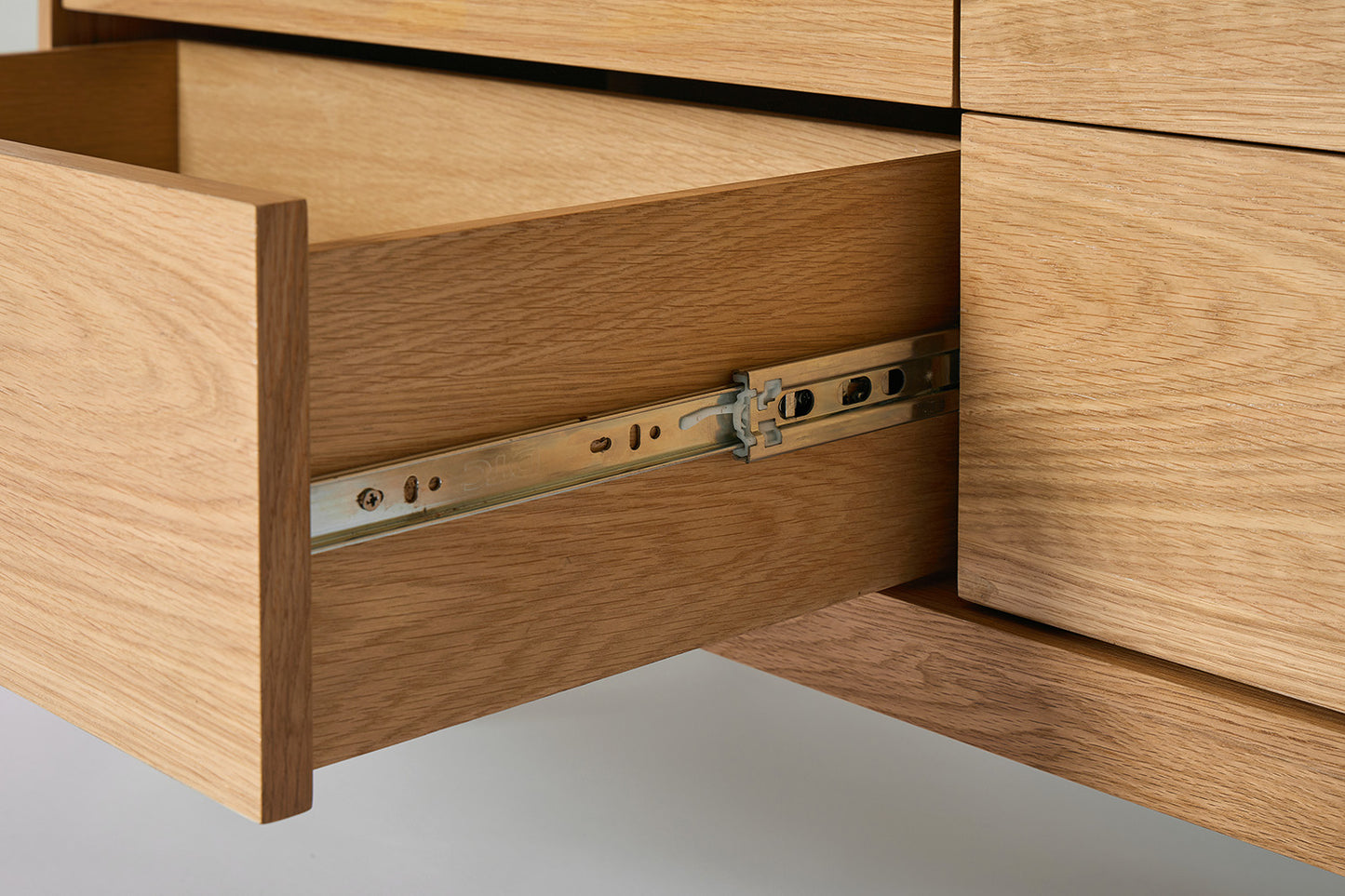 Chest of Drawers 01