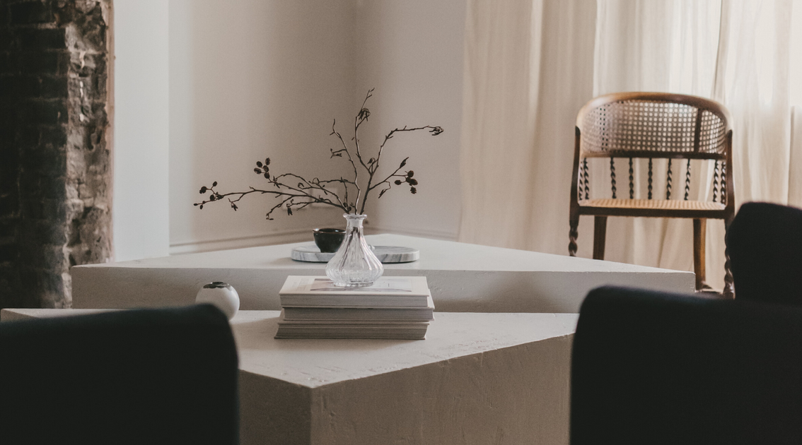 What Decor Goes With A Cream Sofa? White Sofas Swyft