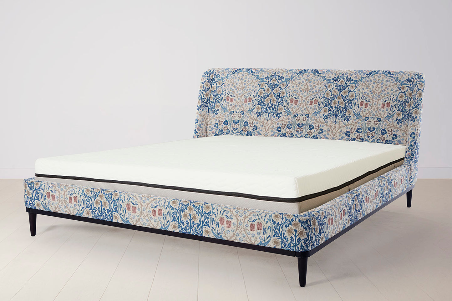 Bed 02 Super King Sized Bed, Blackthorn