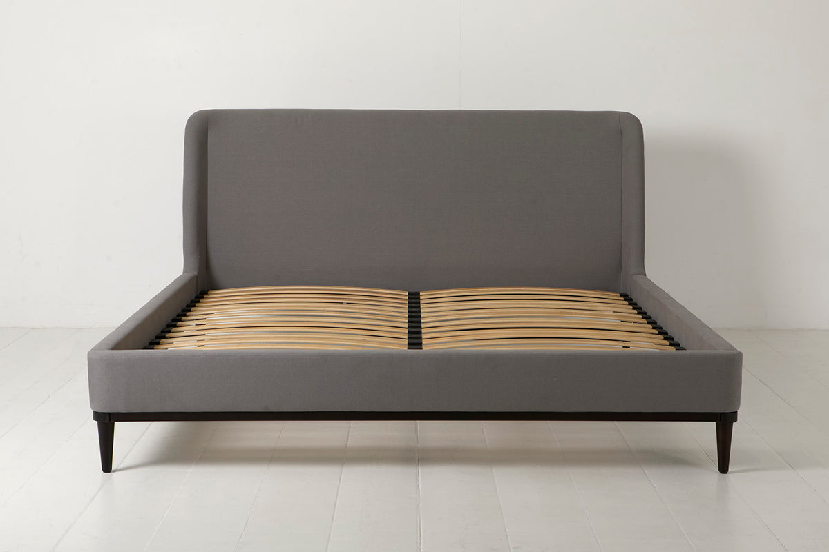 Bed 02 Super King Sized Bed, Risso