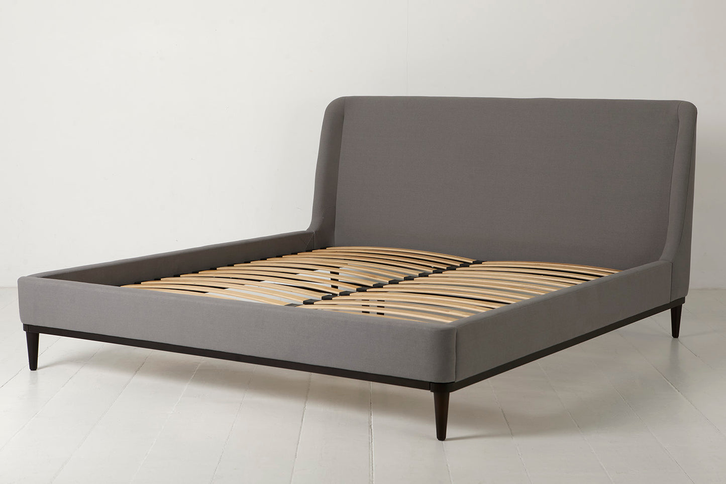 Bed 02 Super King Sized Bed, Risso