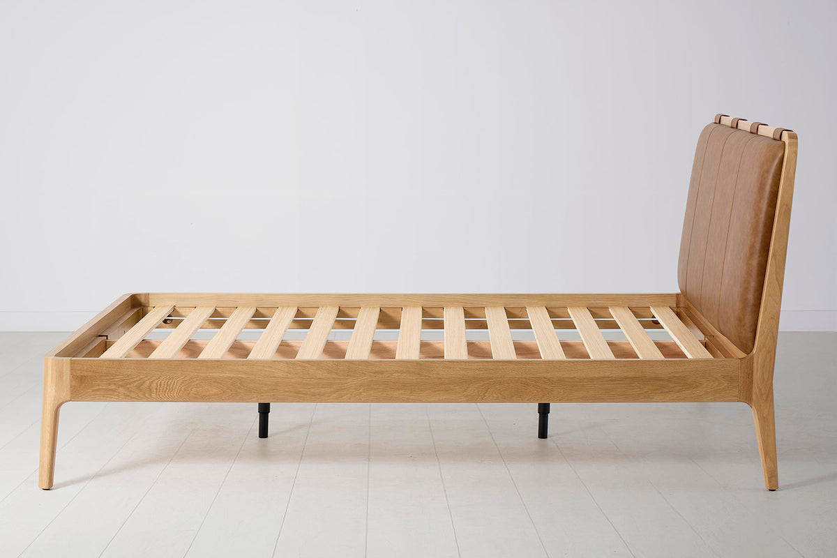 Bed 05 Double Bed, Oak / Maple