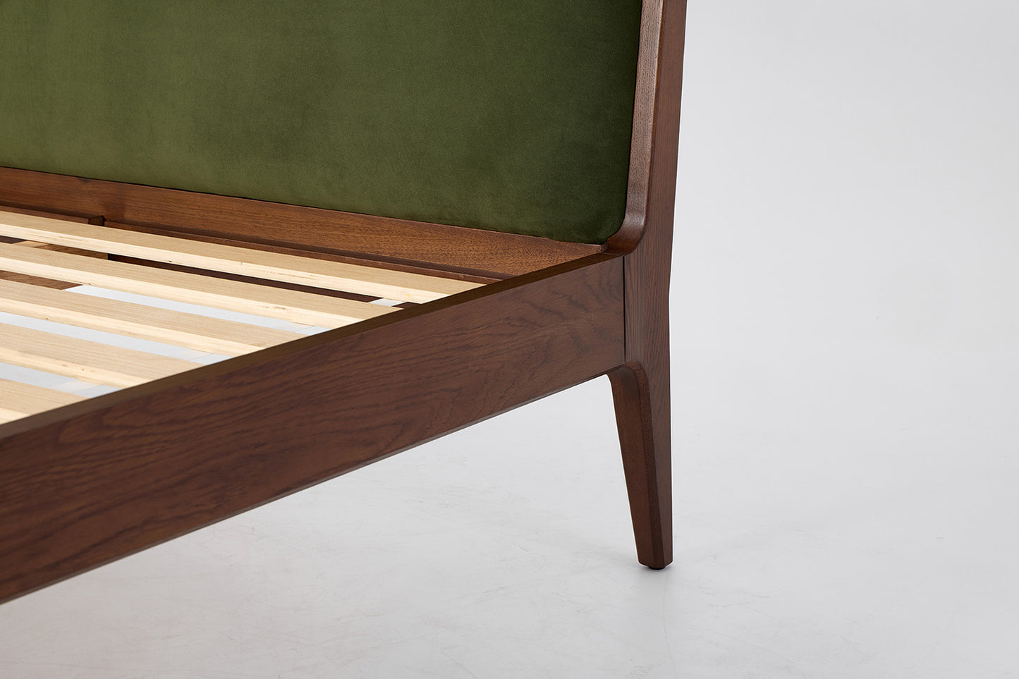 Bed 05 Double Bed, Walnut / Vine