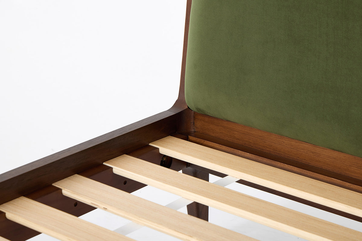 Bed 05 Double Bed, Walnut / Vine