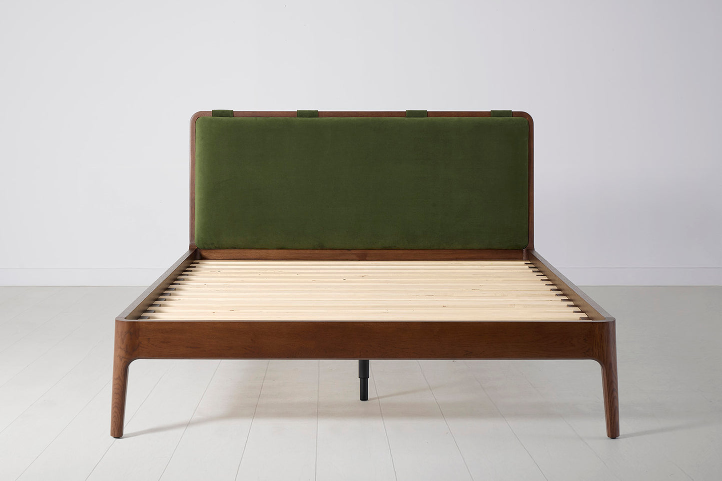 Bed 05 King Sized Bed, Walnut / Vine