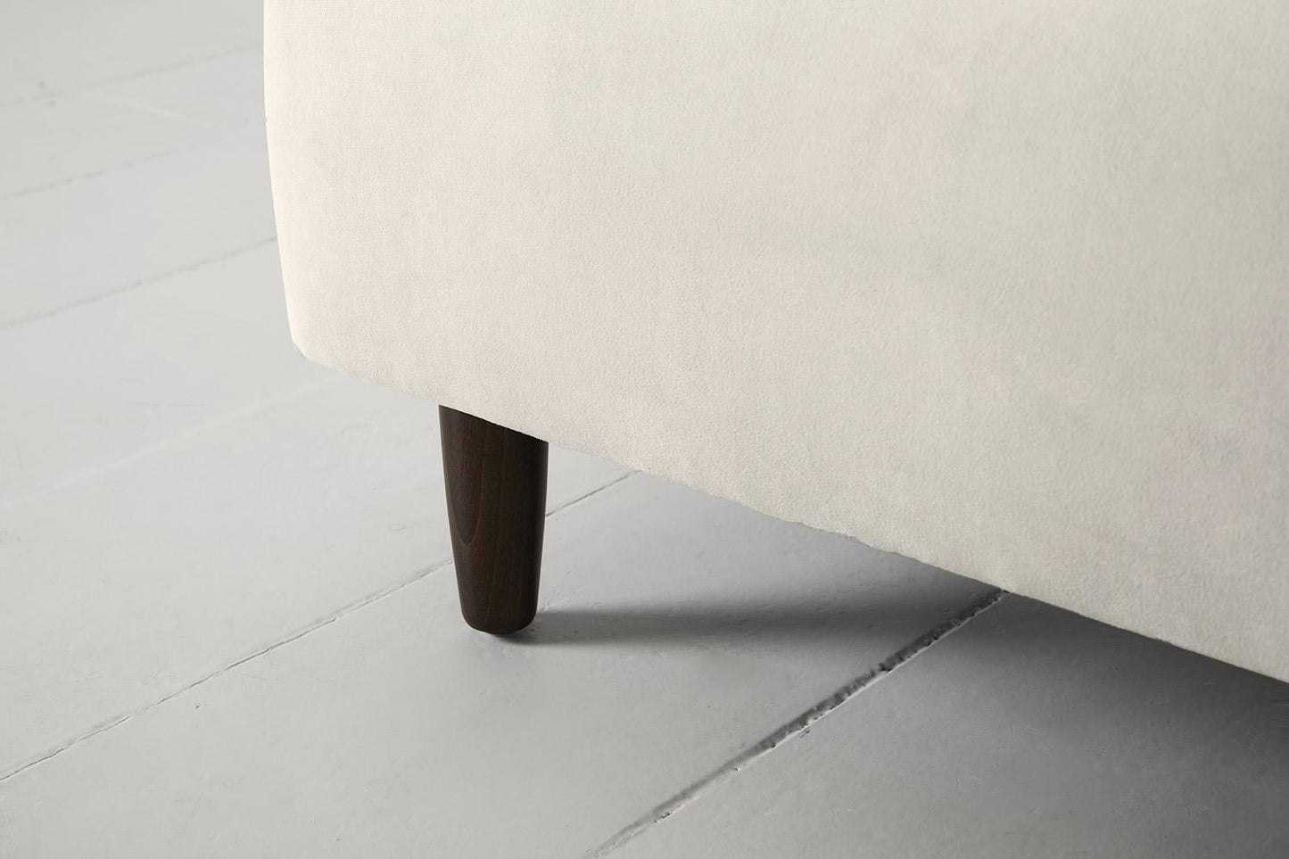 Model 05 Ottoman, Bone
