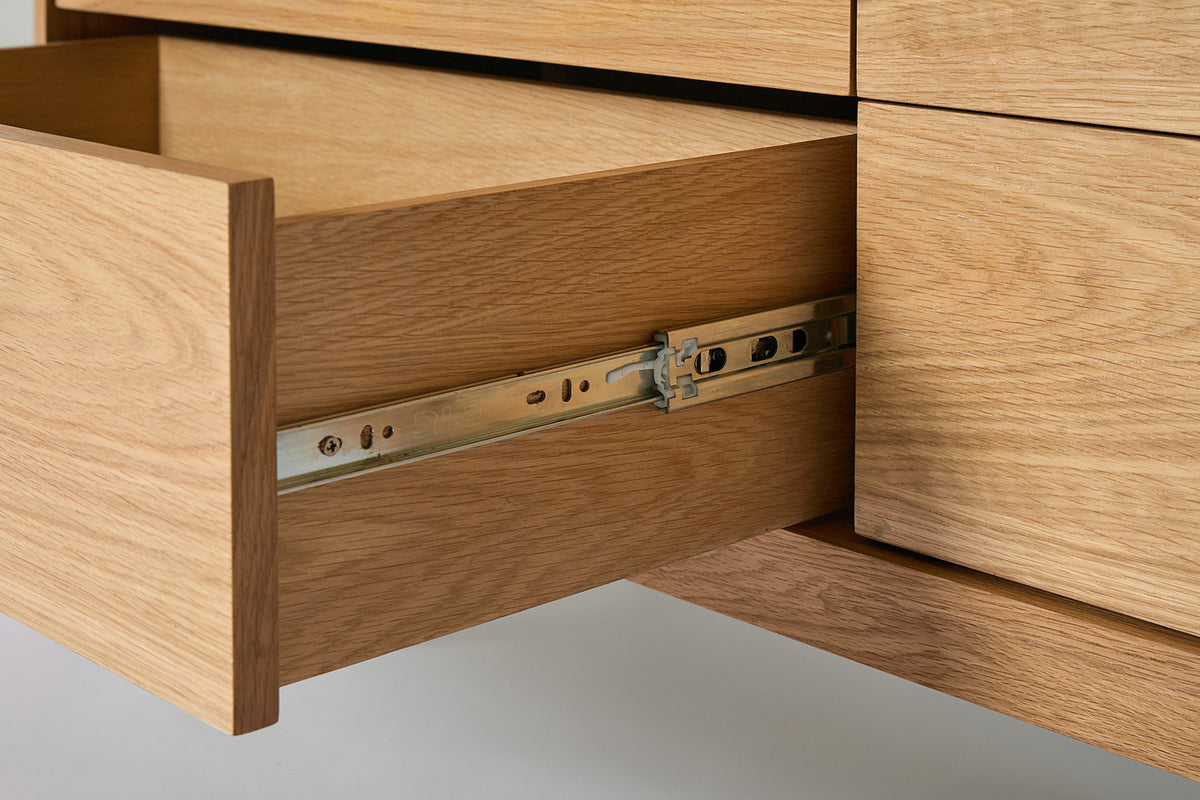 Chest of Drawers 01