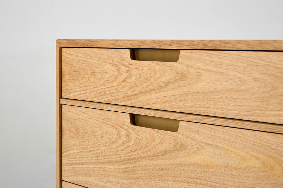 Chest of Drawers 01