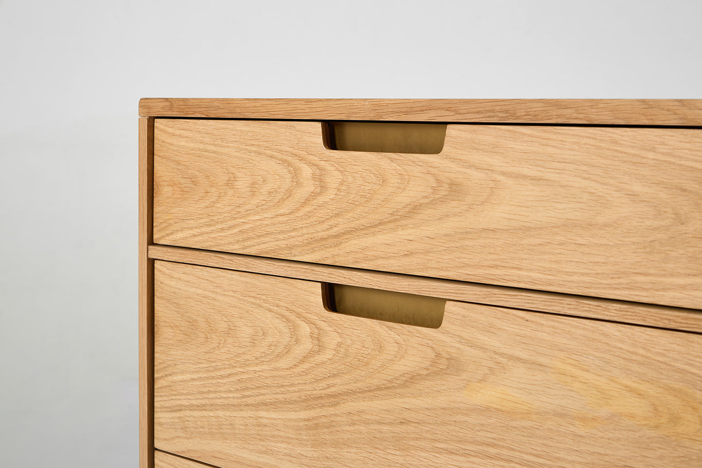 Chest of Drawers 01