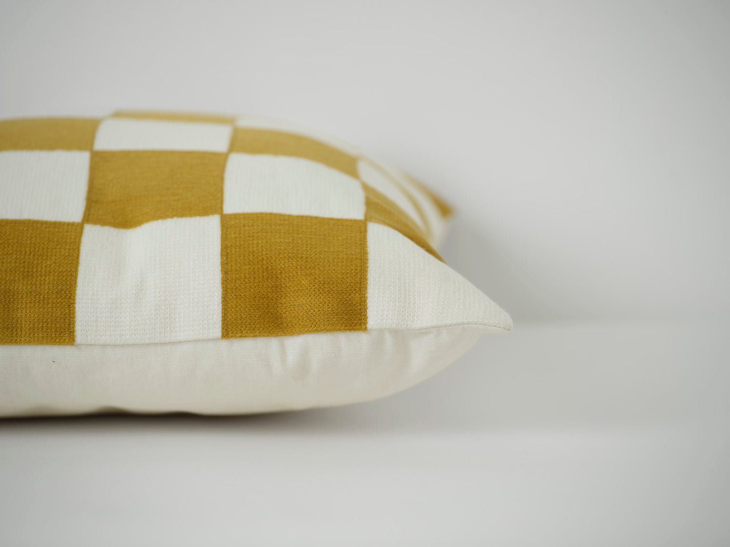 Cushion 05