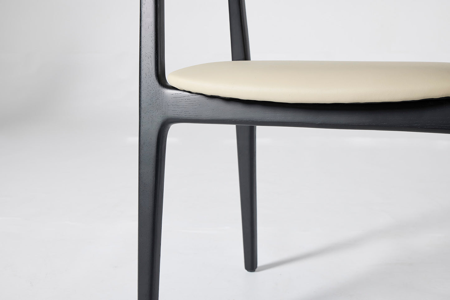Dining Chair 01 (set of 2), Black / Oyster