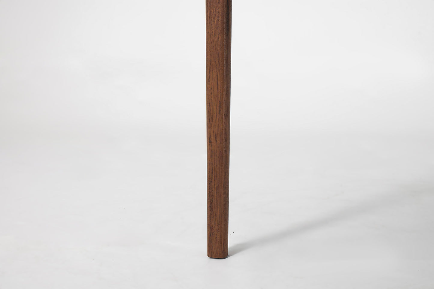Dining Table 01 Extending Dining Table, Walnut / 4-6 seater