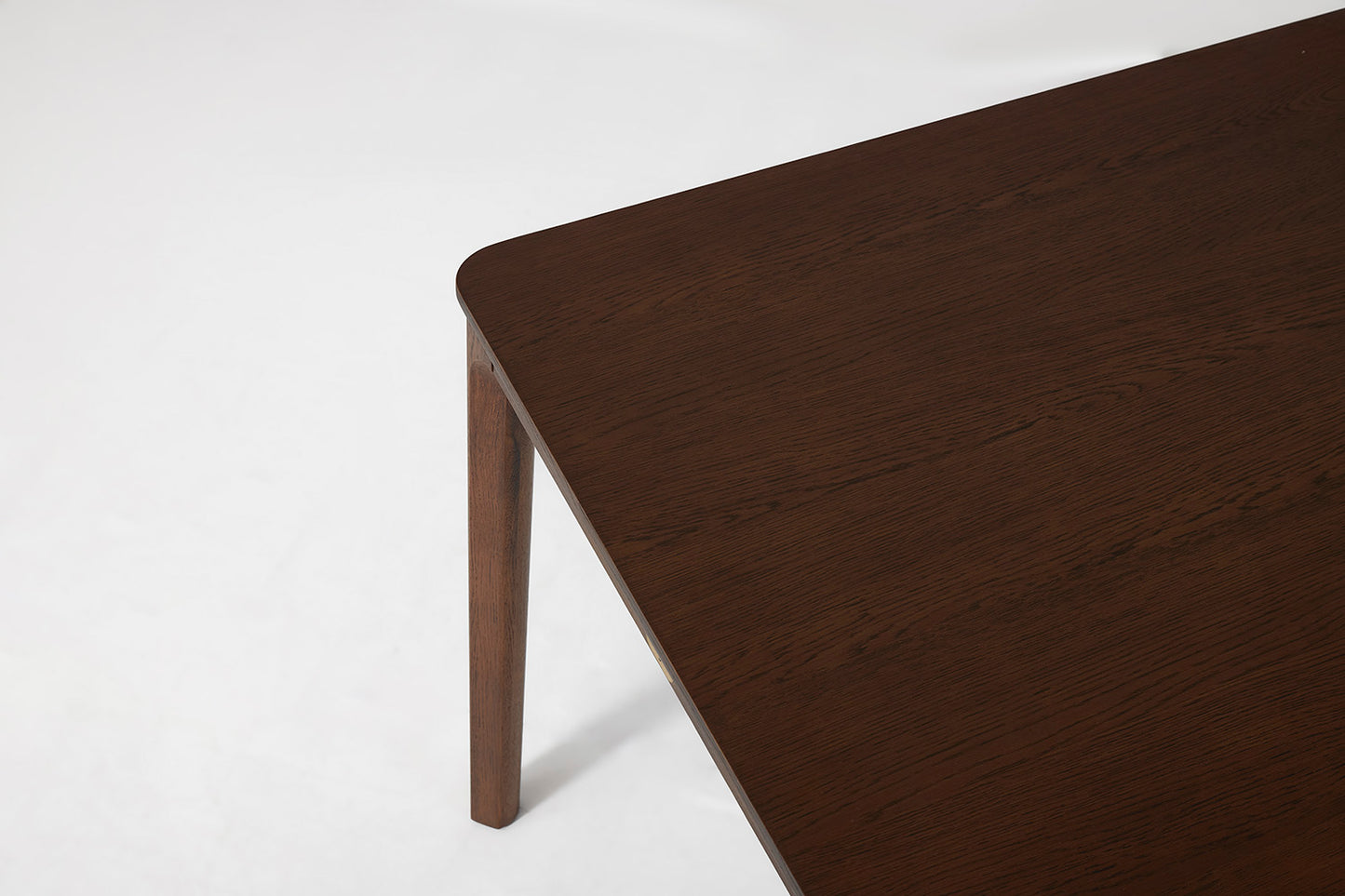 Dining Table 01 Extending Dining Table, Walnut / 4-6 seater