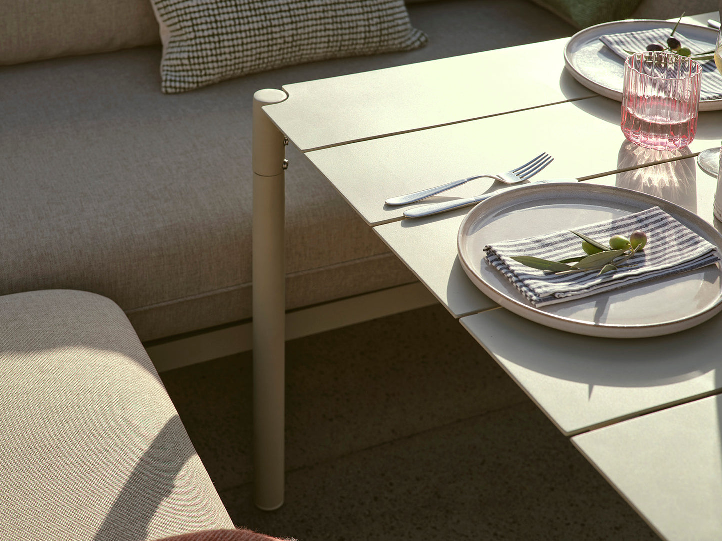 Garden Dining Set 03