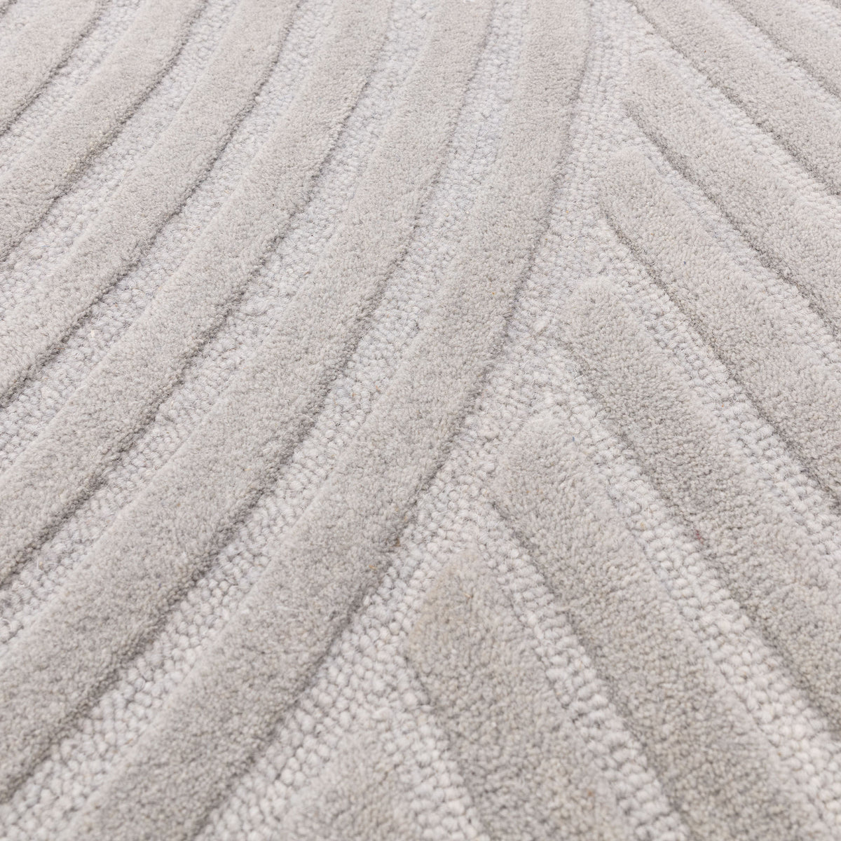Hague Curve Silver Rug