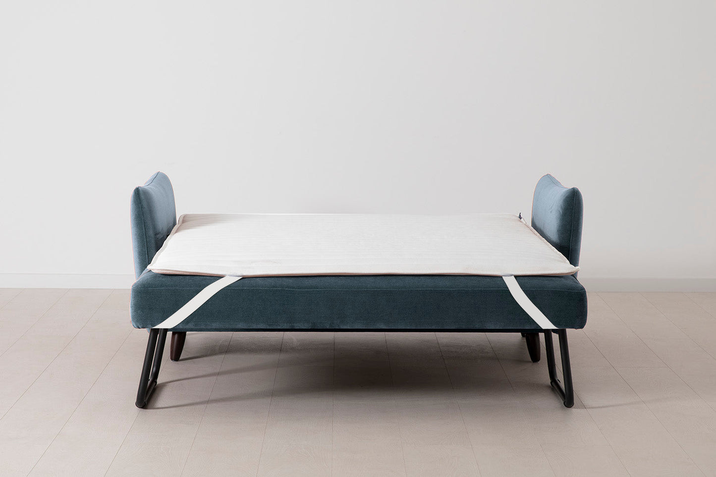 Model 08 Sofa Bed 2.5 Seater, Hydro