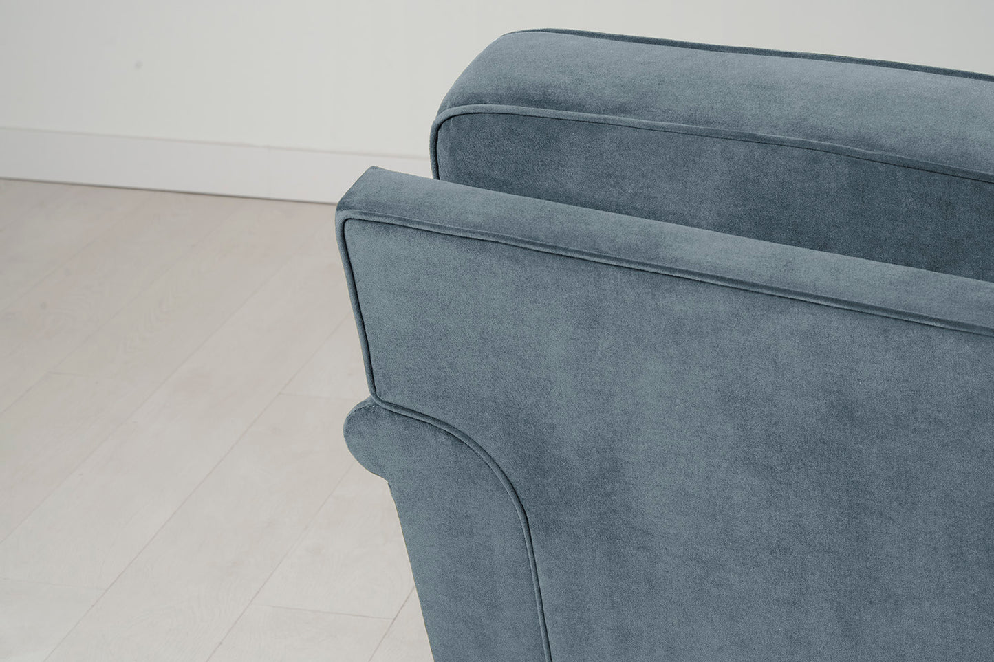 Model 15 3 Seater Sofa with Ottoman, Hydo