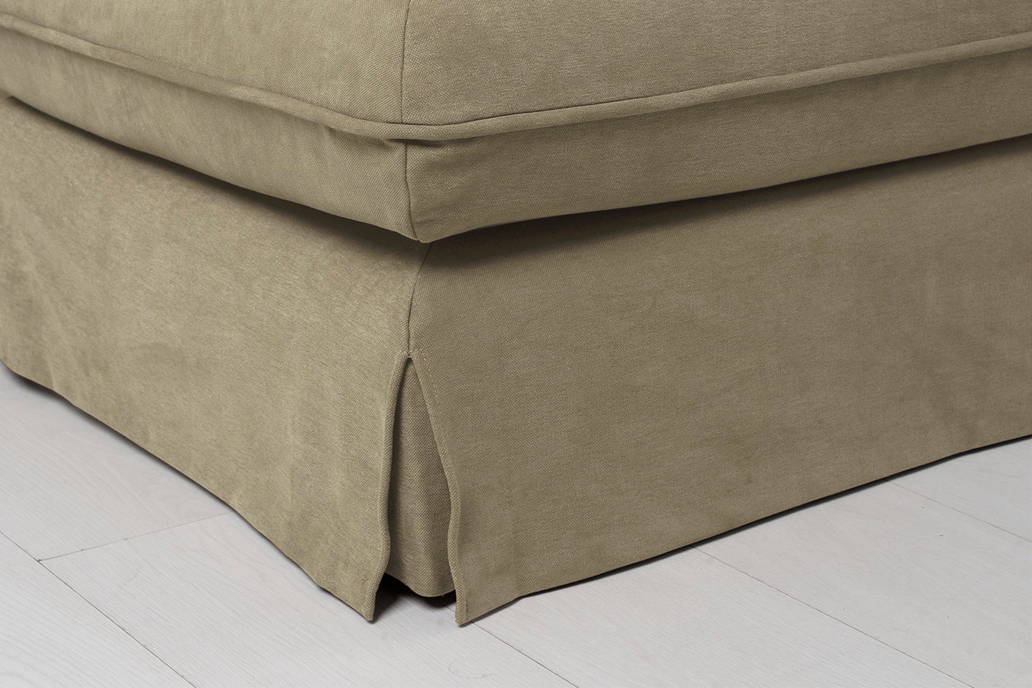 Model 18 Ottoman, Meadow