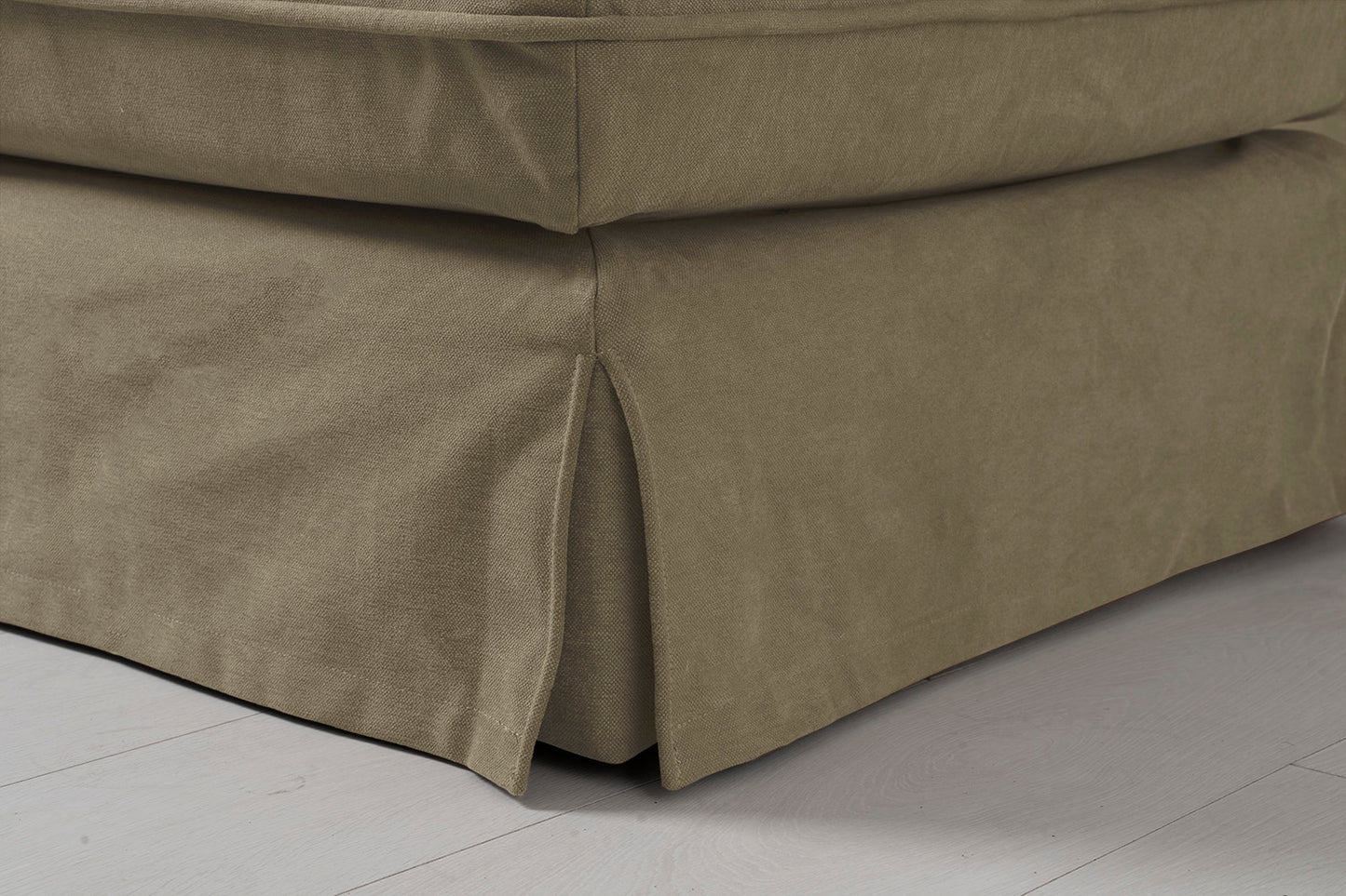 Model 18 Ottoman, Meadow