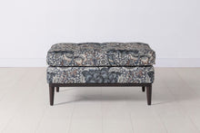Model 02 Ottoman, Wandle