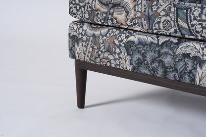 Model 02 Ottoman, Wandle