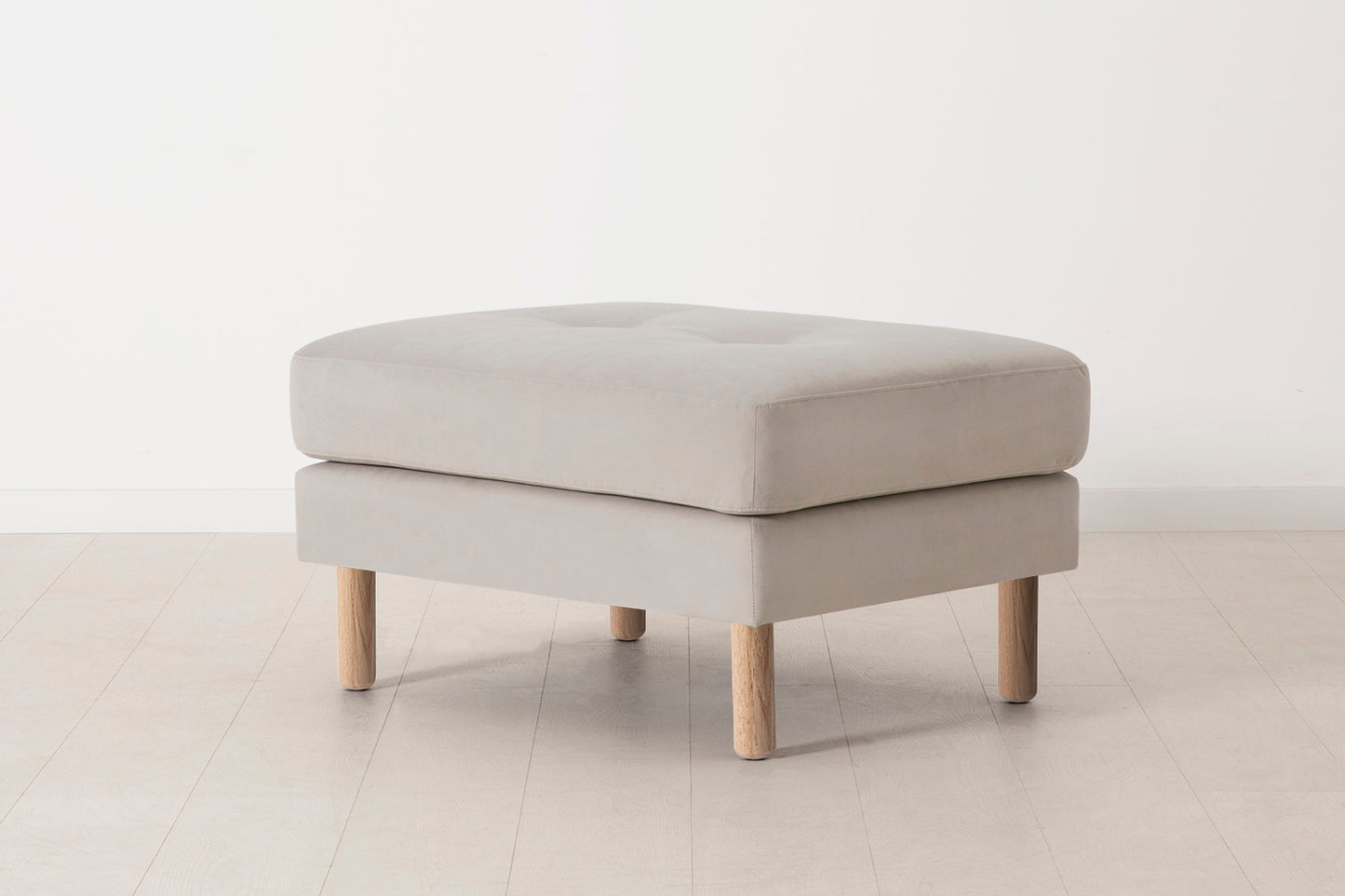 Model 04 Ottoman, Oak / Bone