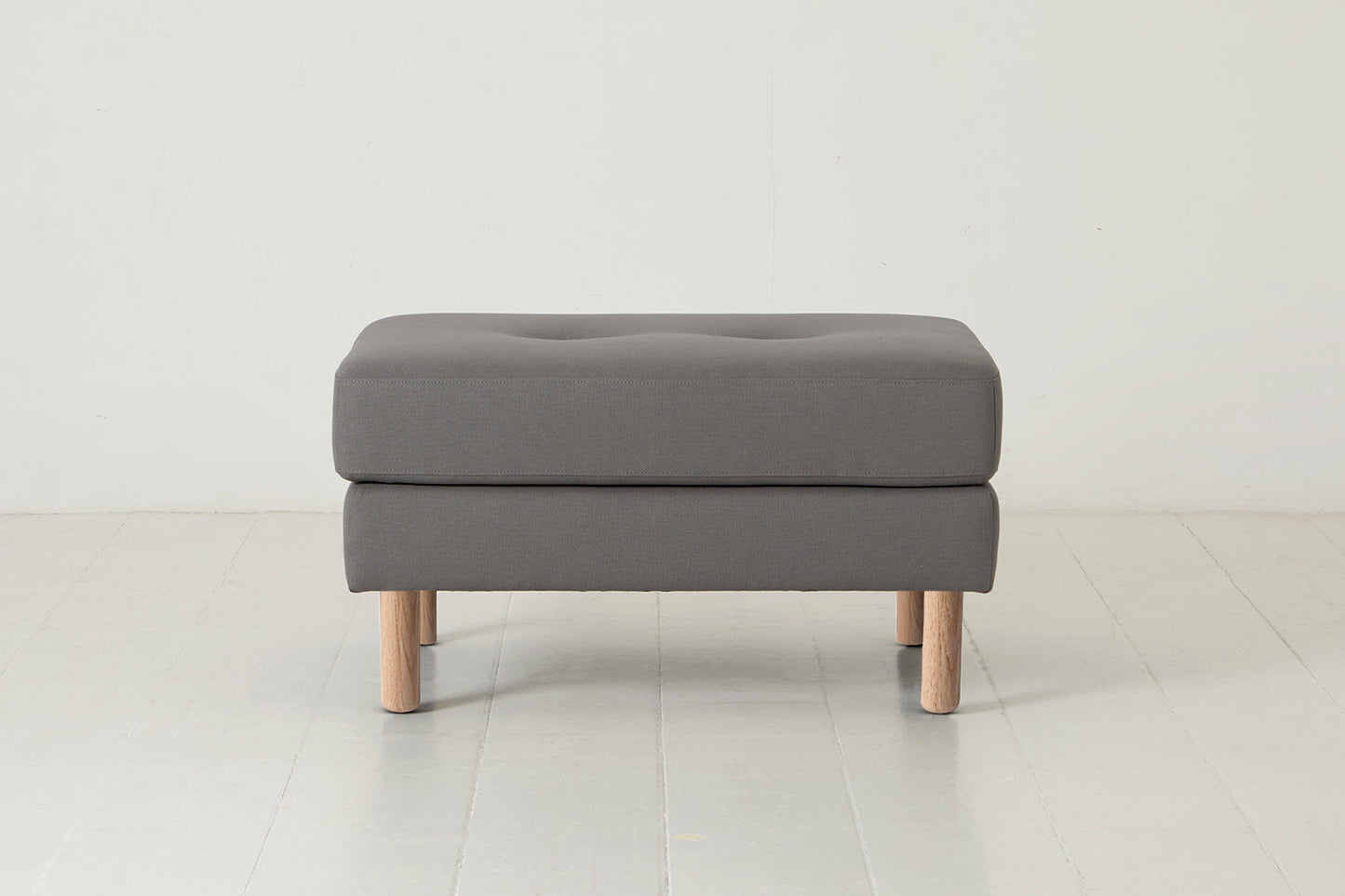 Model 04 Ottoman, Oak / Risso