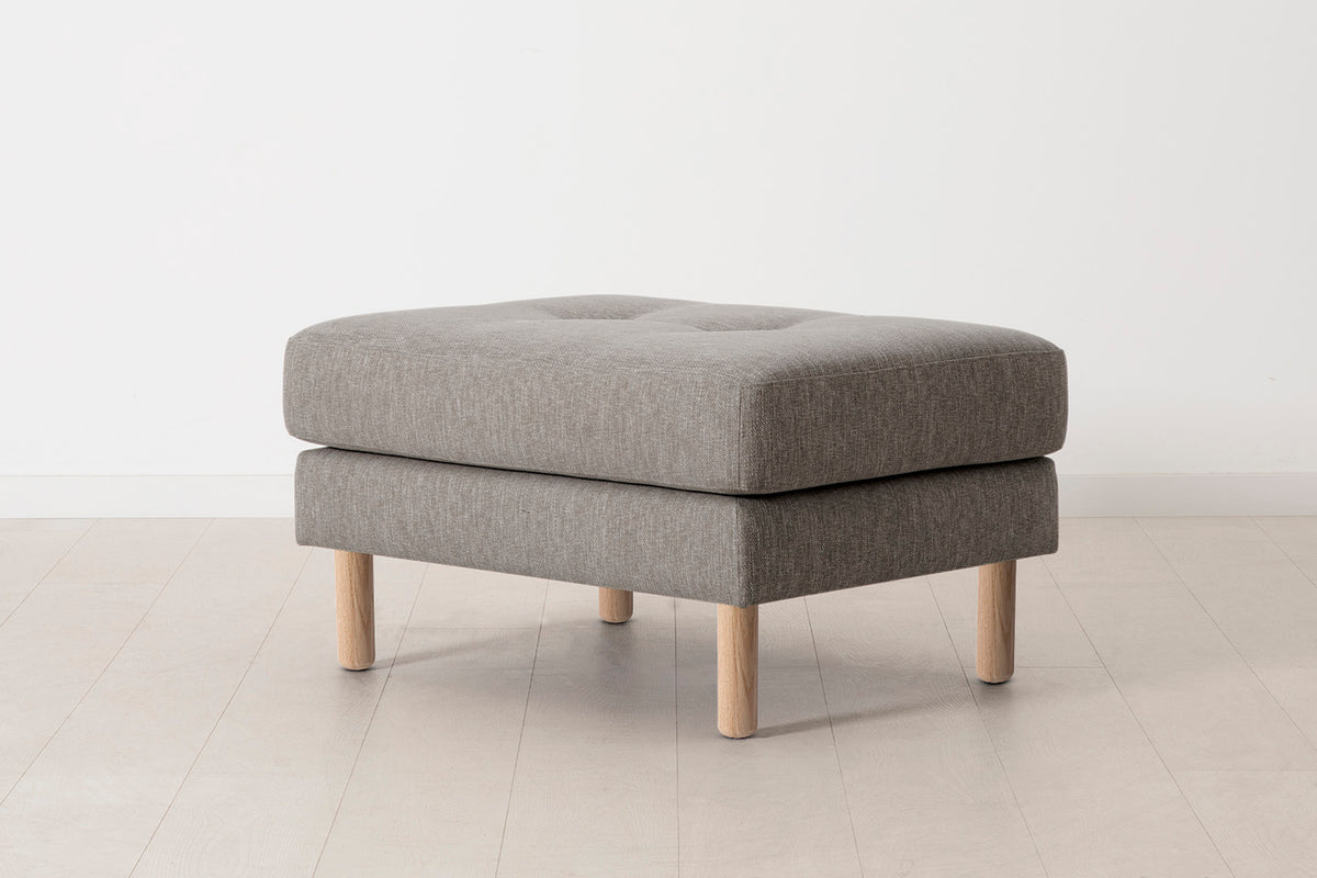 Model 04 Ottoman, Oak / Shadow