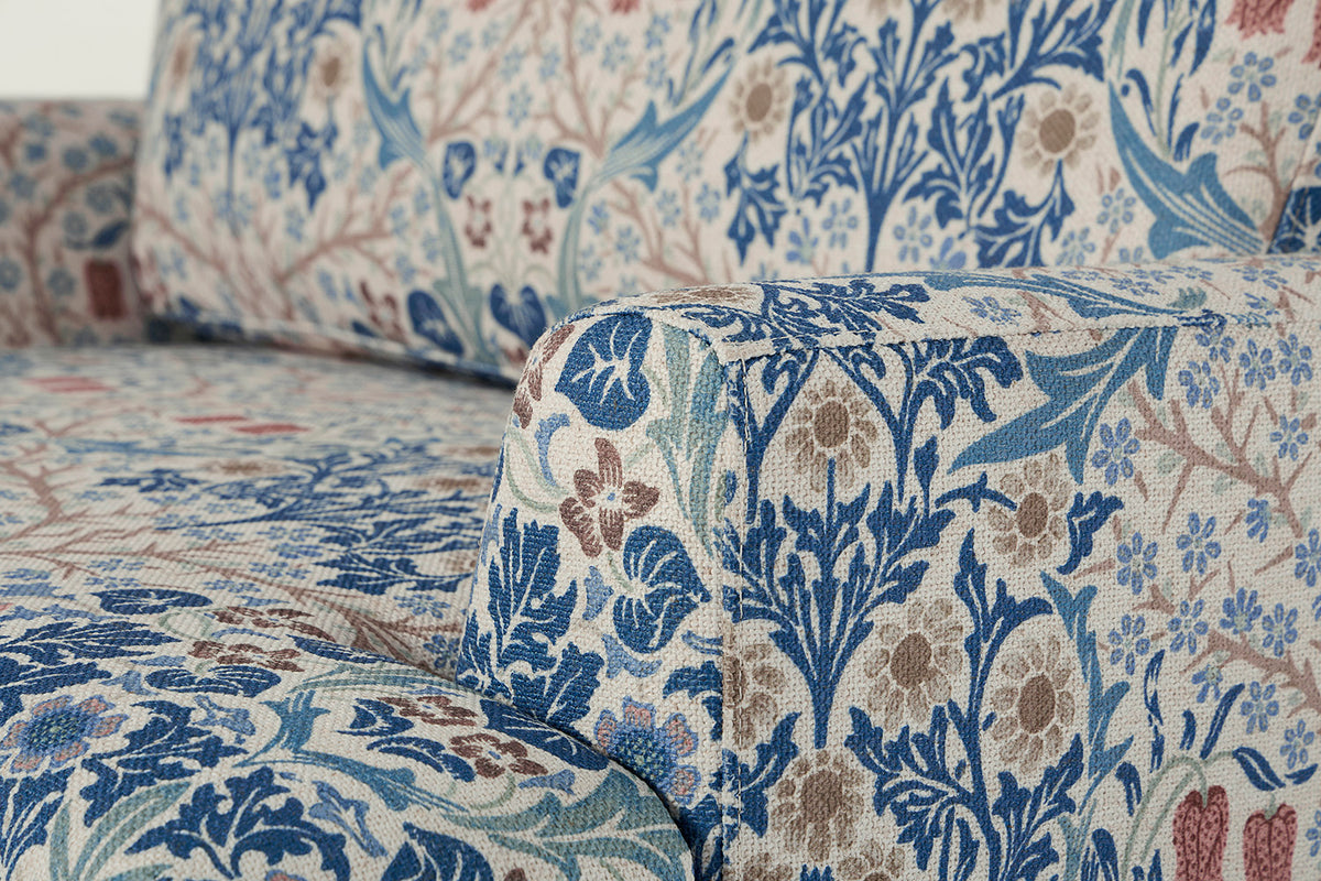 Model 05 Loveseat
