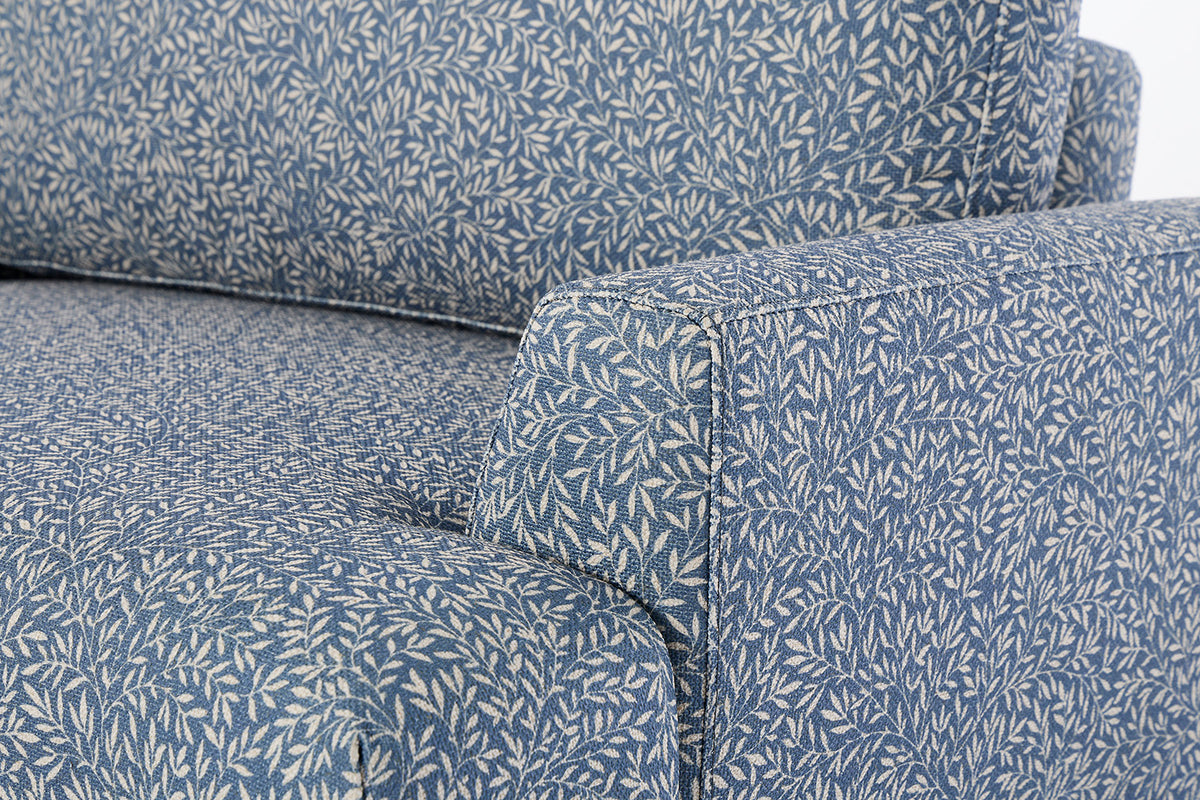 Model 05 Loveseat