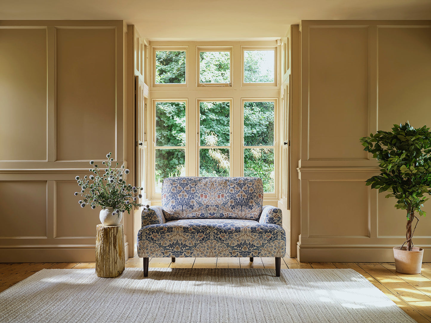 Model 05 Loveseat