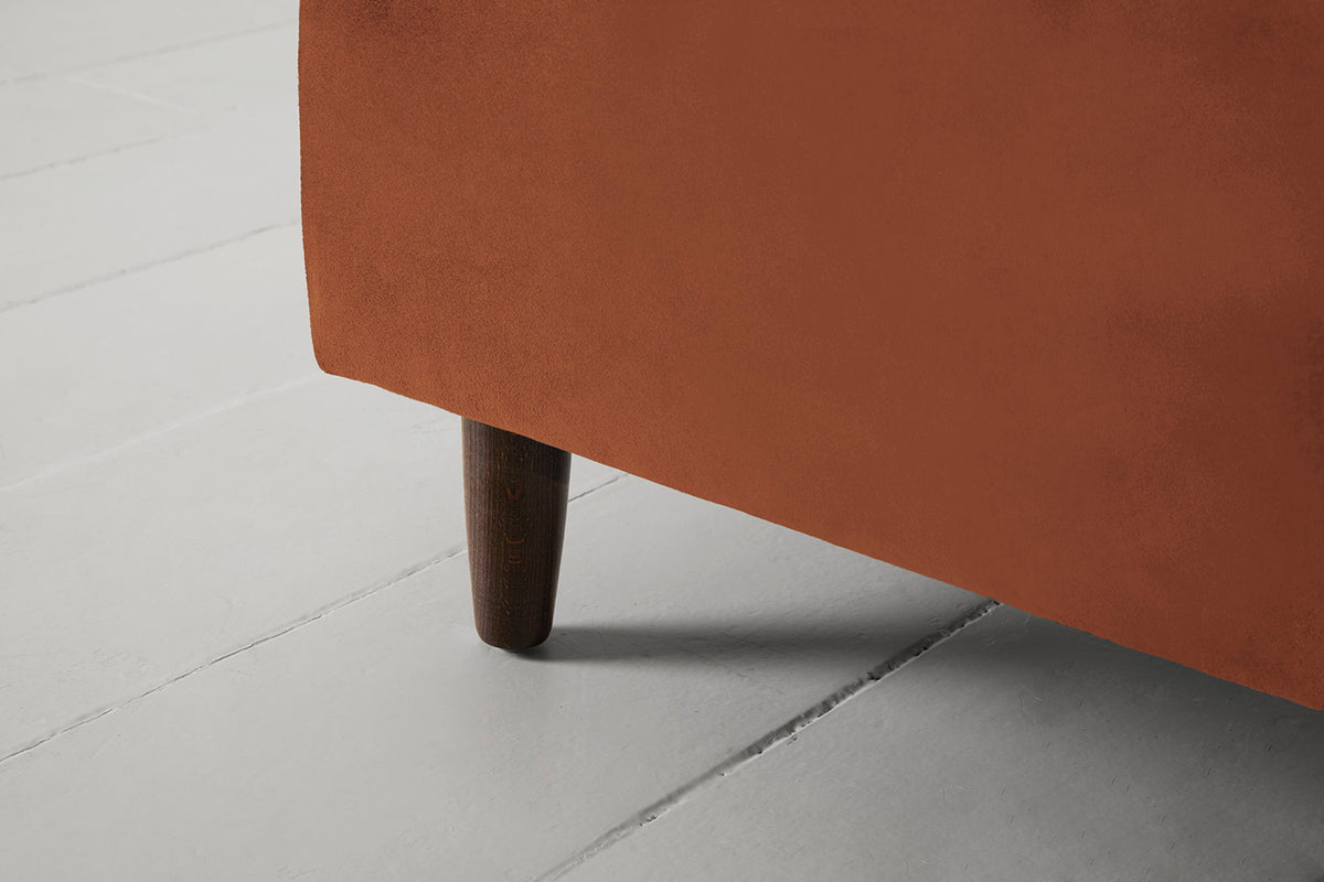 Model 05 Ottoman, Umber