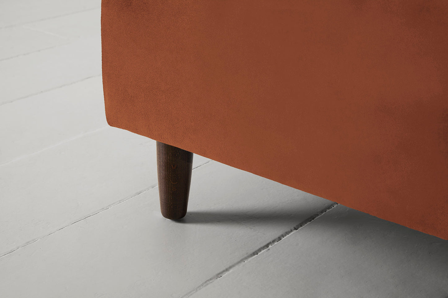Model 05 Ottoman, Umber