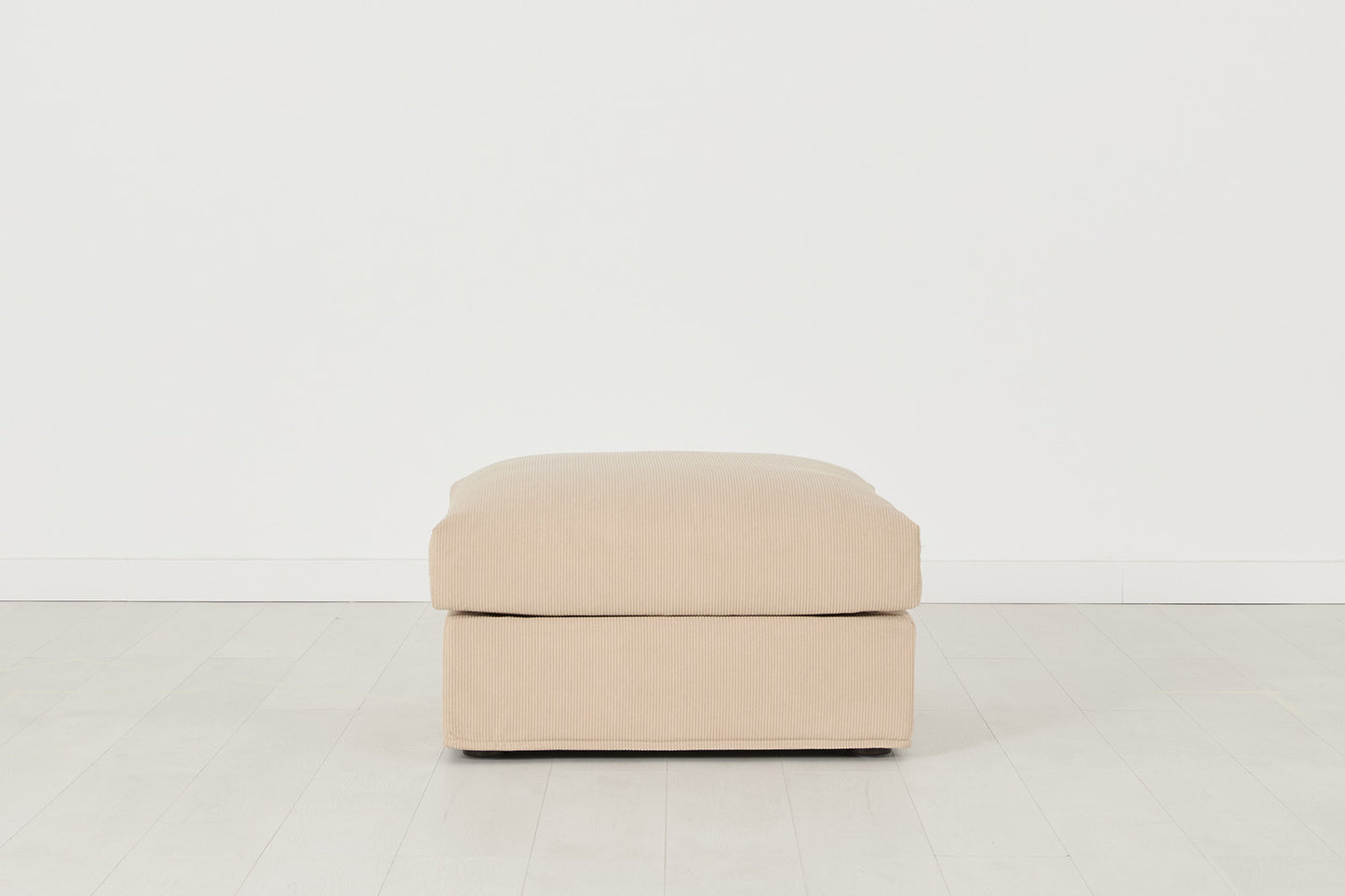 Model 06 Ottoman, Sand