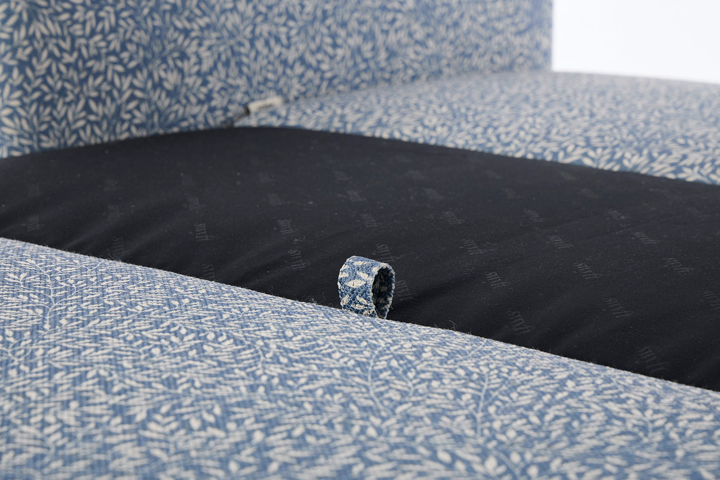 Model 08 2-Seater Sofa Bed
