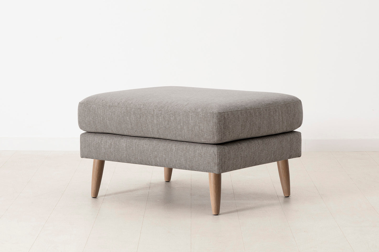Model 08 Ottoman, Oak / Shadow