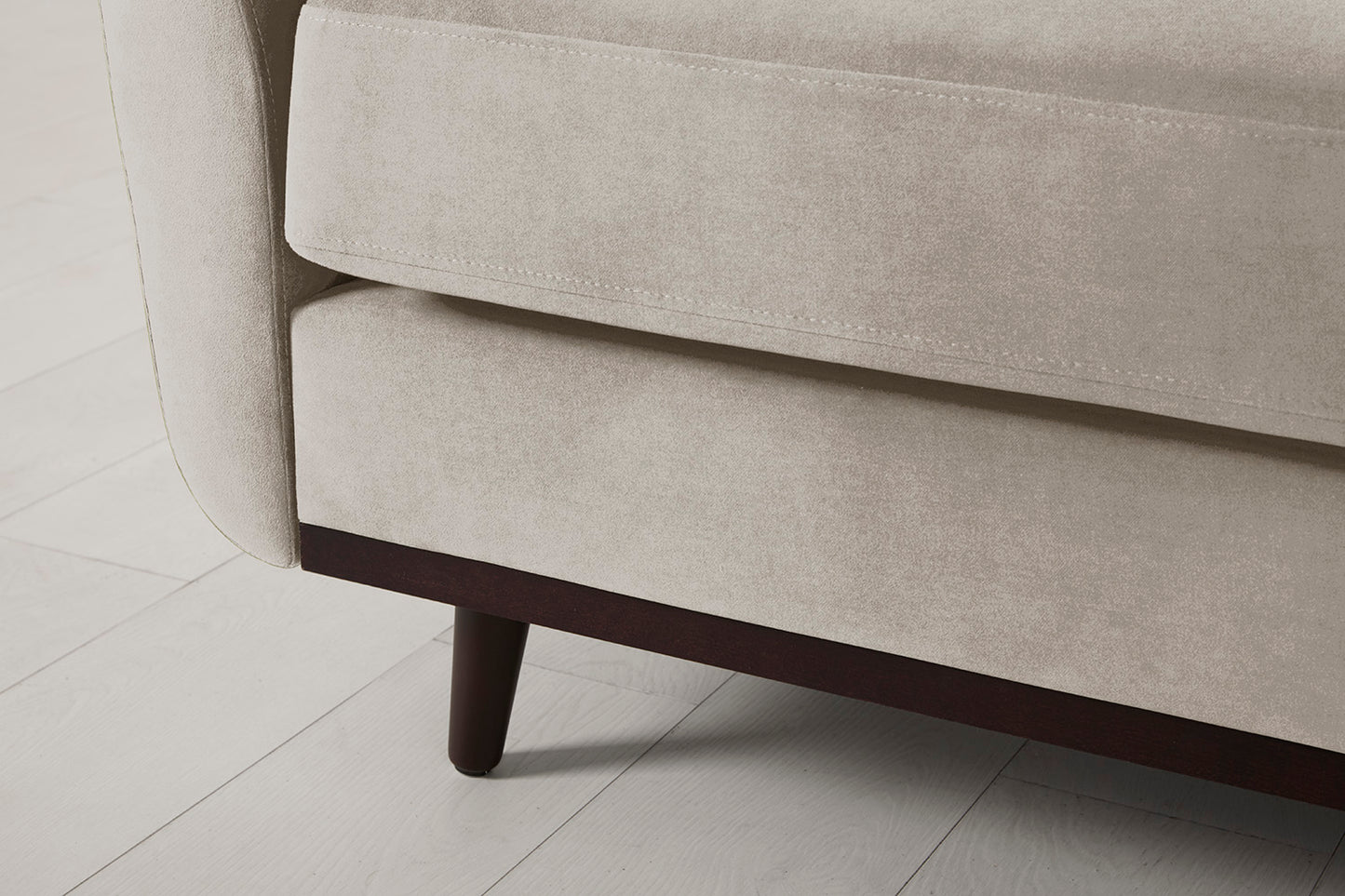 Model 10 Loveseat, Chalk