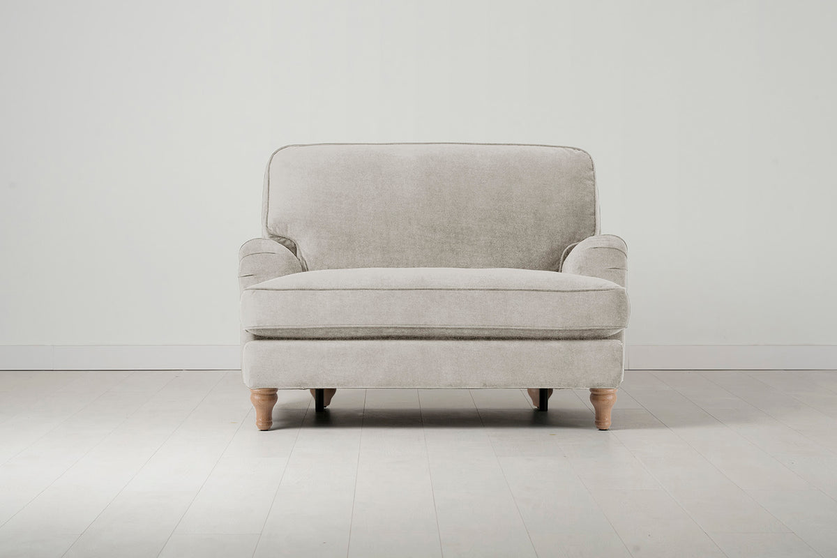 Model 15 Loveseat, Oak / Chalk
