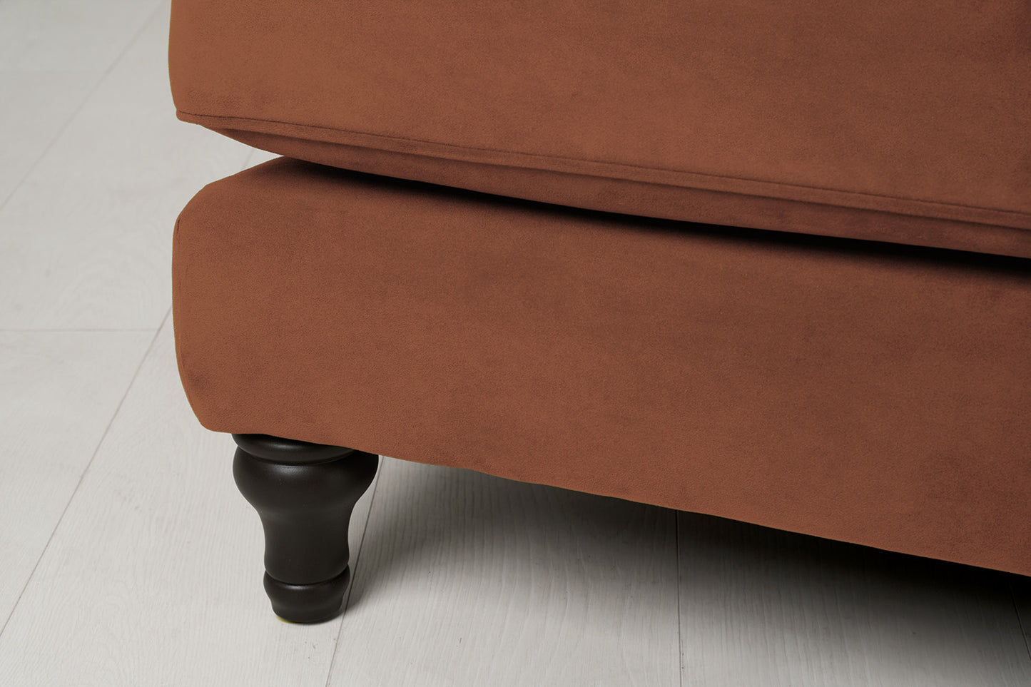 Model 15 Chaise Longue, Umber