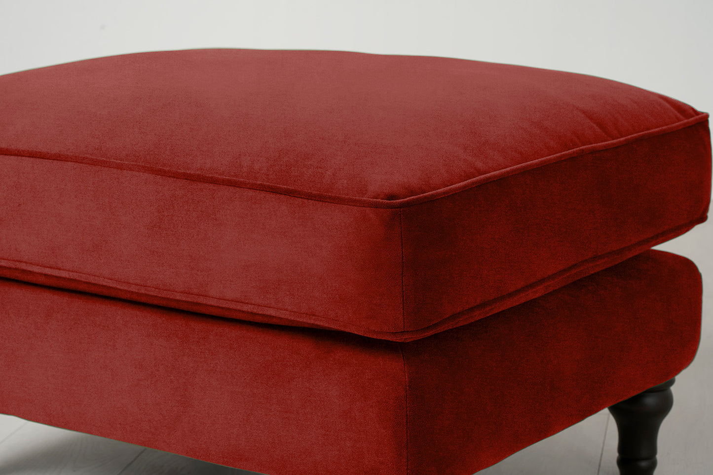Model 15 Ottoman, Harissa
