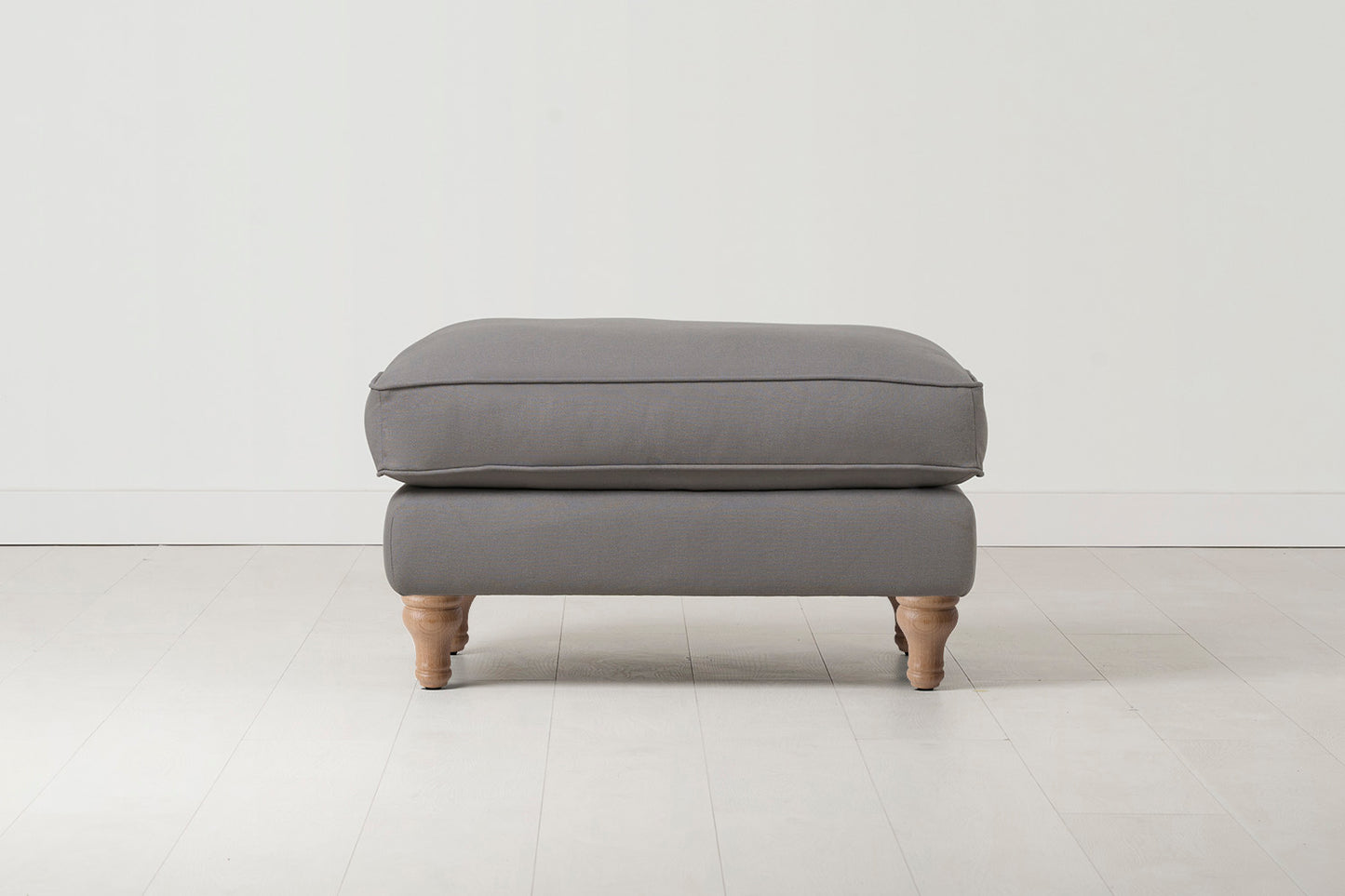 Model 15 Ottoman, Oak / Risso