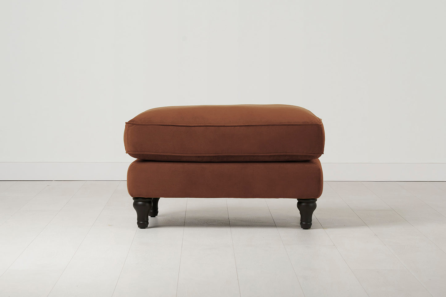 Model 15 Ottoman, Umber