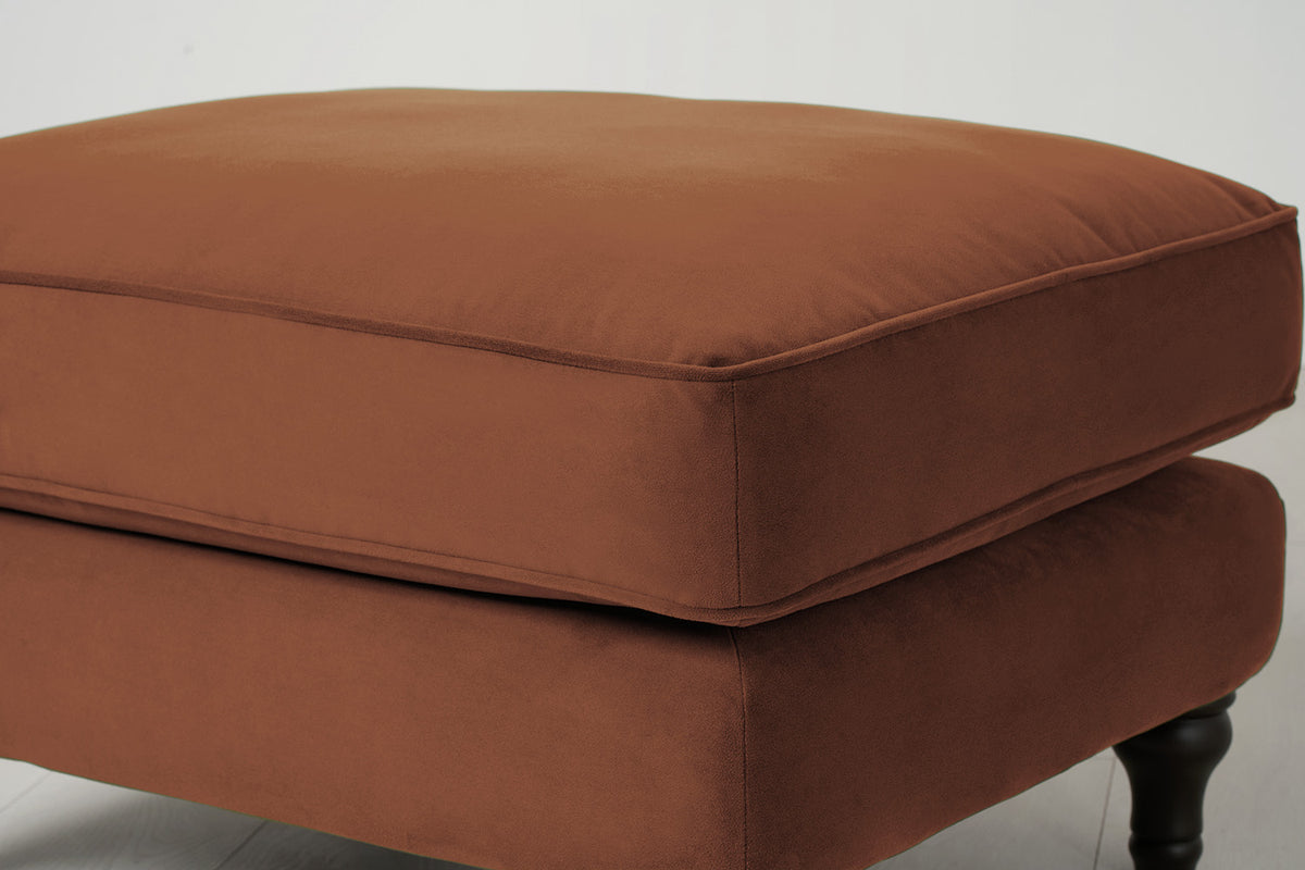 Model 15 Ottoman, Umber