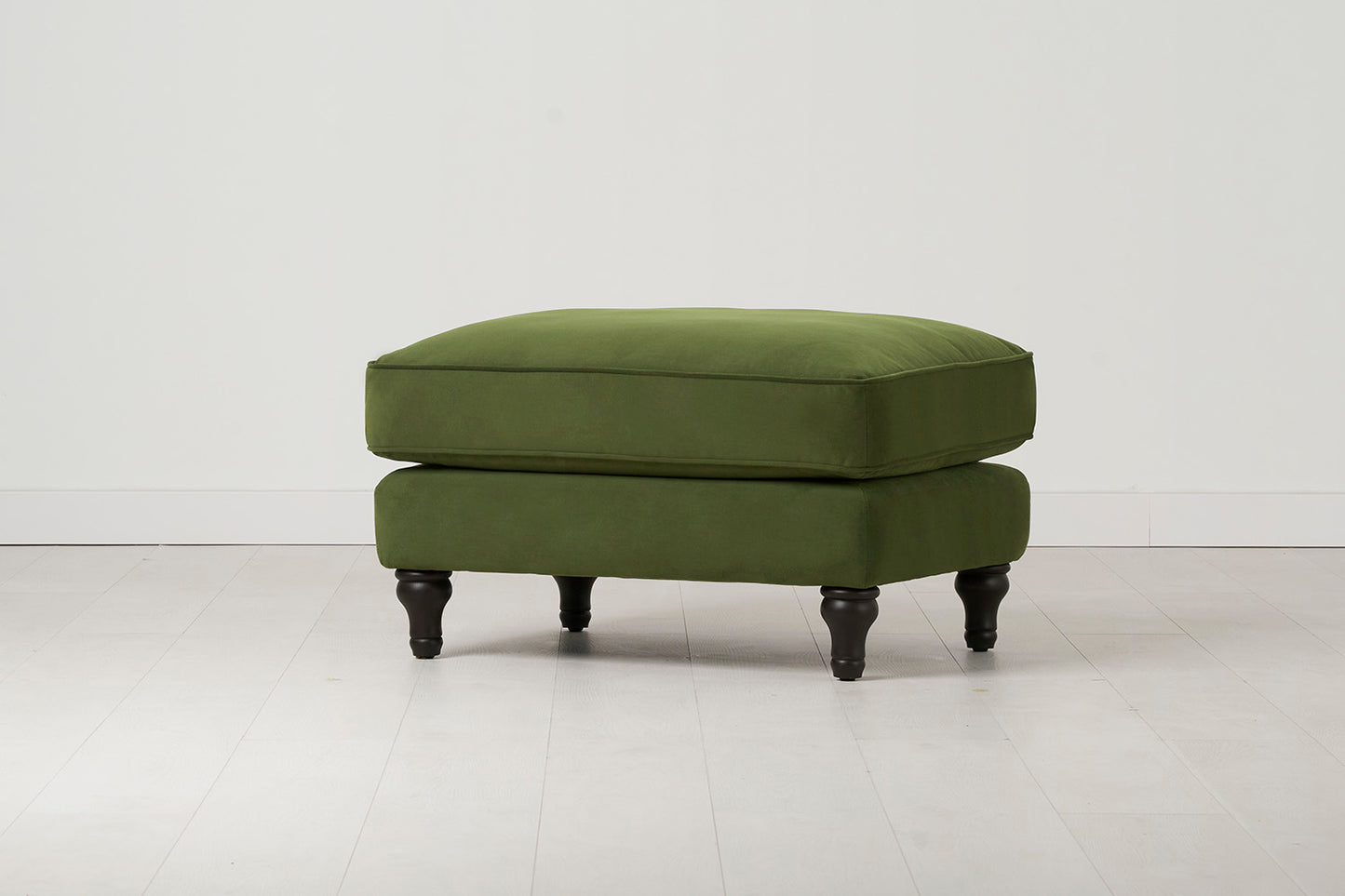 Model 15 Ottoman, Vine