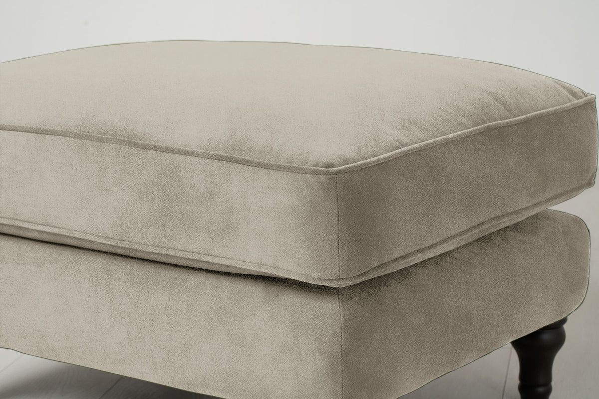 Model 15 Ottoman, Flax