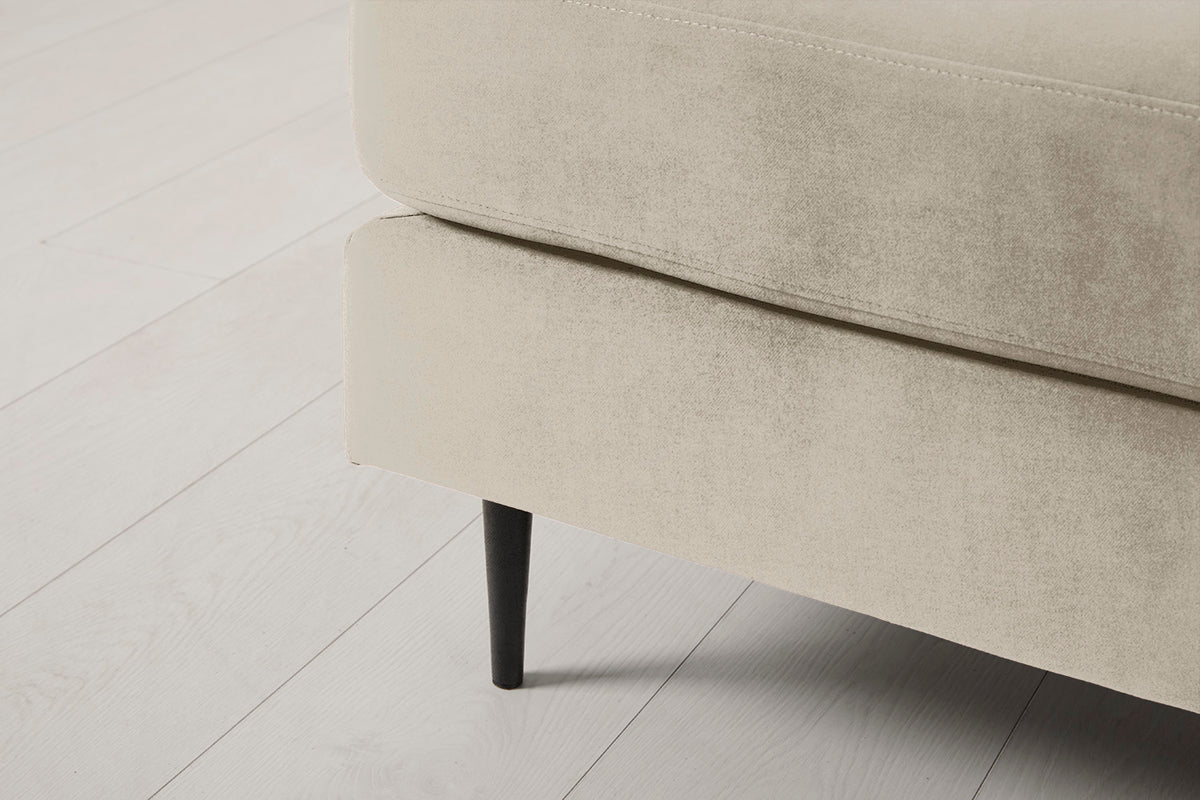 Model 19 Ottoman, Flax